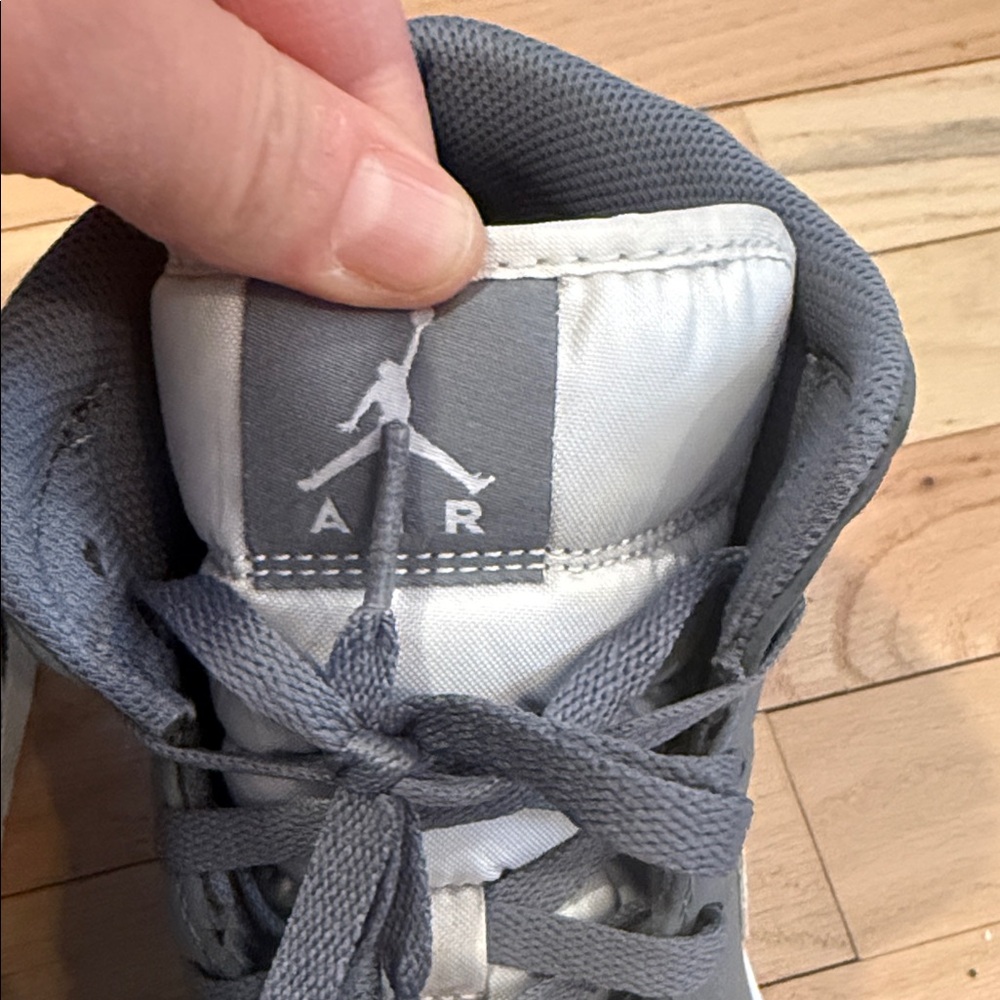 Jordan Men's Air Jordan 1 Mid "Cool Grey" sneakers Size 12 - Picture 9 of 11
